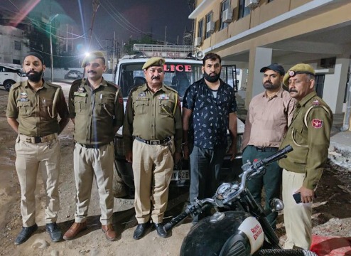 'Cop selling drugs arrested in Jammu, Suspended'